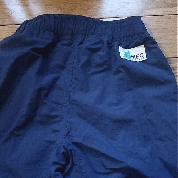 MEC 4T Hiking Pants - Picture 2 of 5
